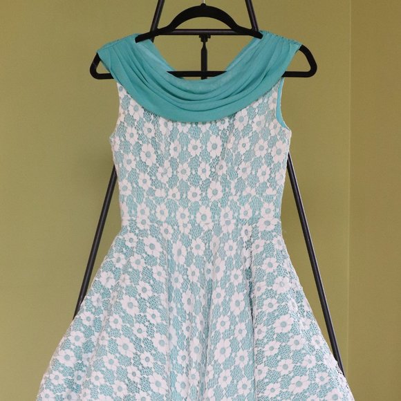 Beautiful Turquoise/Mint and White Lace Vintage Style Fit Flare Dress - Picture 2 of 7